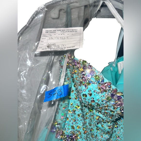 ๐NWT Vizcaya MoriLee by Madeline Gardener Ball Gown Size 8 ๐ - Picture 5 of 10